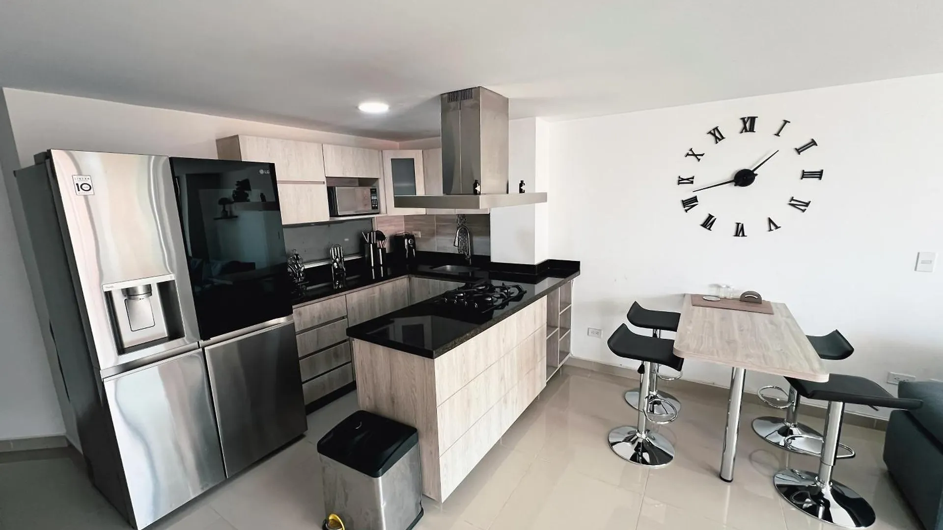 Familiar, Excelente Ubicacion, Laureles Apartment Medellin 0*,  Colombia