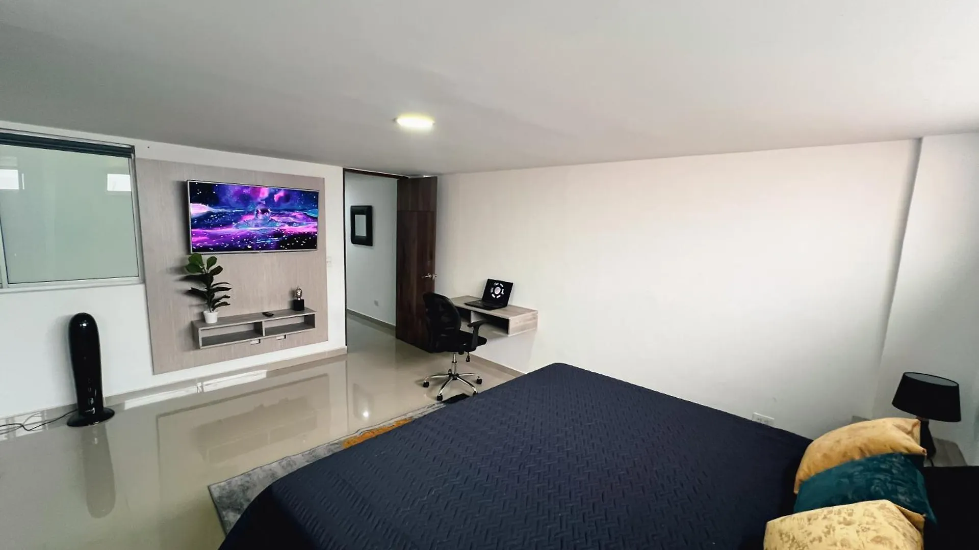 Familiar, Excelente Ubicacion, Laureles Apartment Medellin Colombia