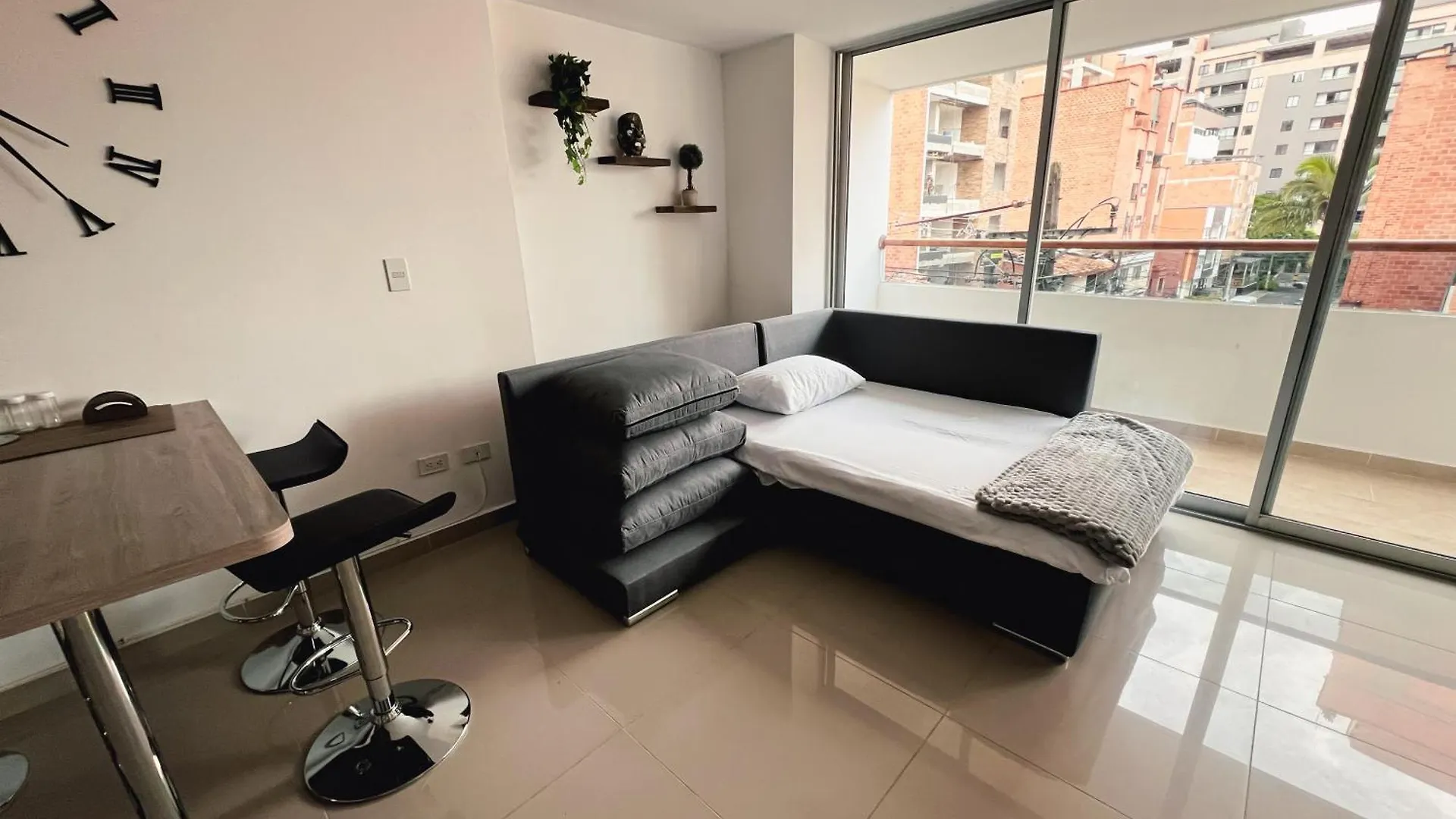Familiar, Excelente Ubicacion, Laureles Apartment Medellin 0*,  Colombia
