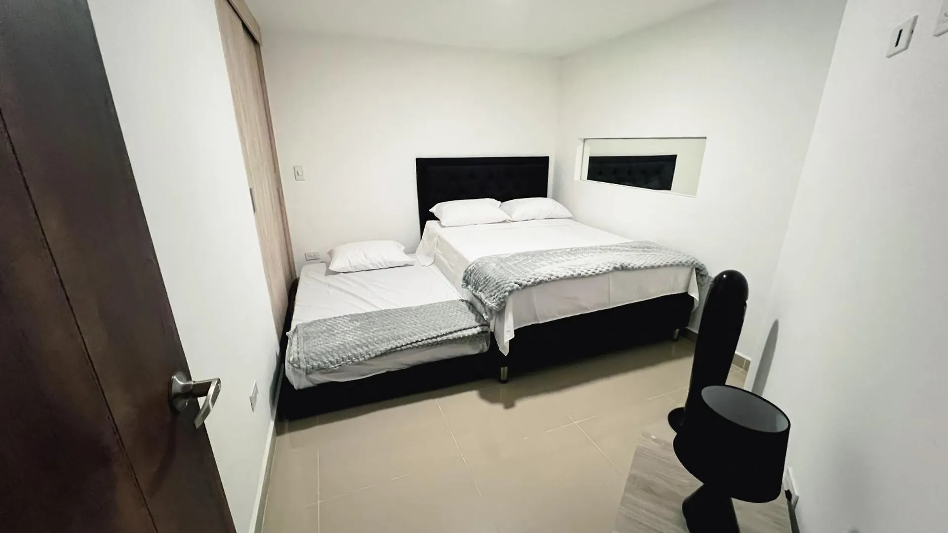 Familiar, Excelente Ubicacion, Laureles Apartment Medellin