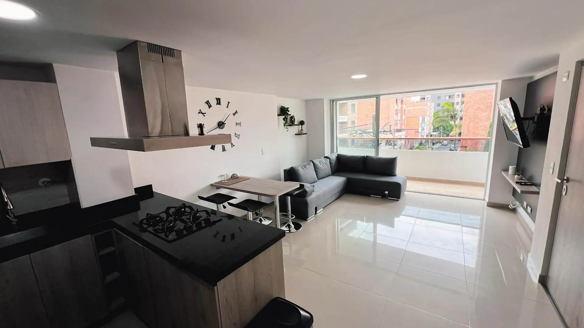 Familiar, Excelente Ubicacion, Laureles Apartment Medellin